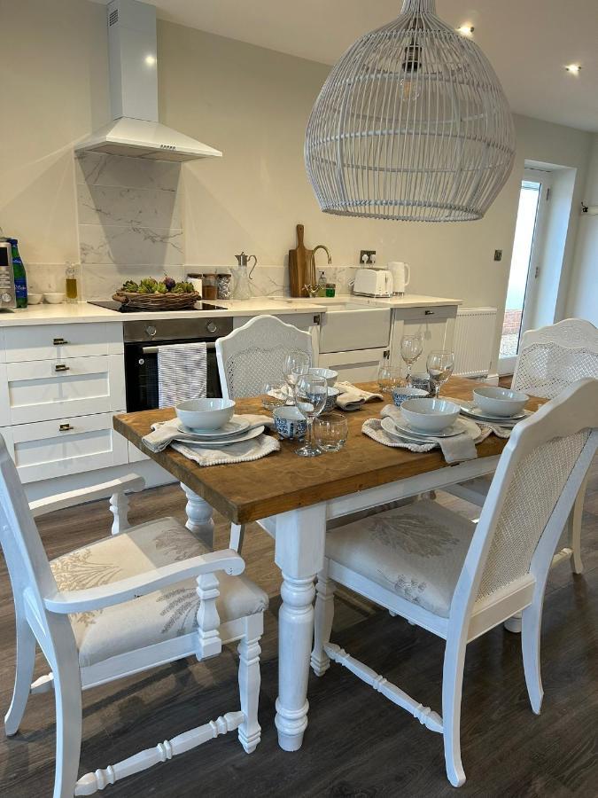 The Pelican Room-converted Cart Near Airport Apartment *